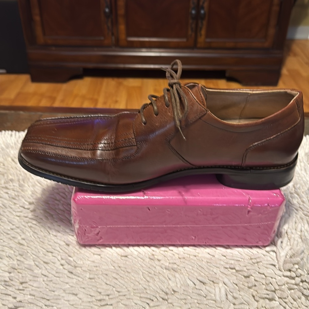 Stacy Adams Elegant Brown Leather Men's Dress Shoes - Picture 4 of 7